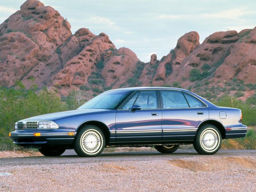  Oldsmobile Regency 1997 года  (фото 1 из 2)